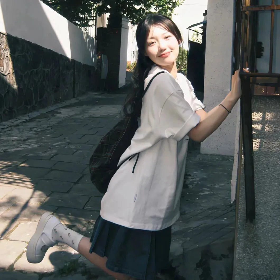 蓝裙魔鬼